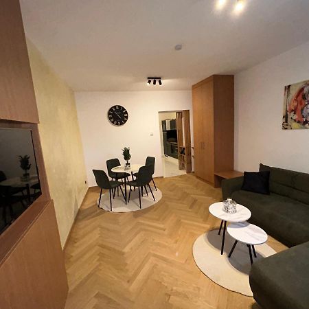 Deluxe Apartment Favoriten Wina Bagian luar foto