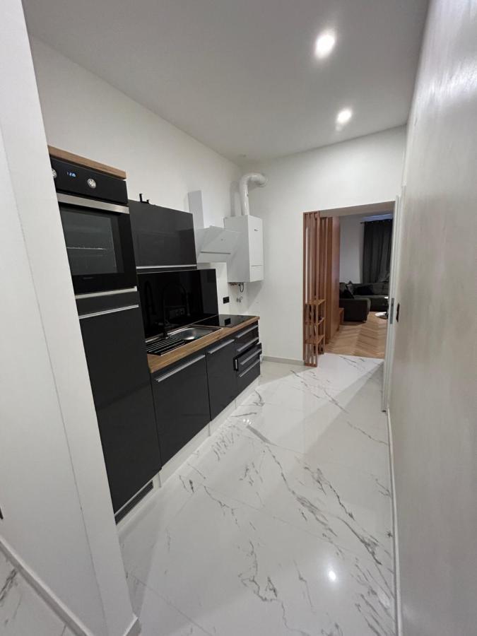 Deluxe Apartment Favoriten Wina Bagian luar foto